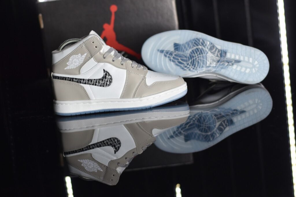 RETRO 1 BLANCO GRIS DIOR 2/5